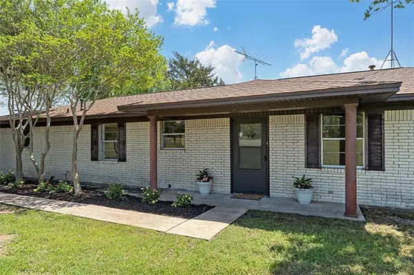 2988 Old Axtell Road, Axtell, TX 76624