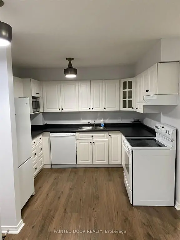 126 Bell Farm RD #212, Barrie, ON L4M 6J3