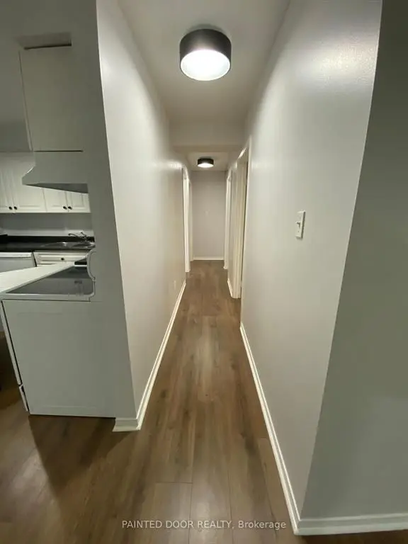 126 Bell Farm RD #212, Barrie, ON L4M 6J3