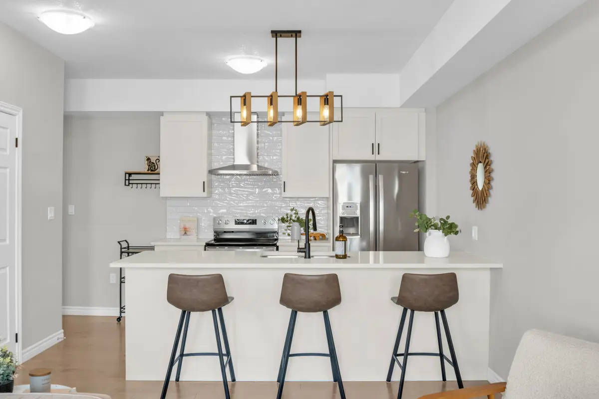 46 Oat LN, Kitchener, ON N2R 0T1