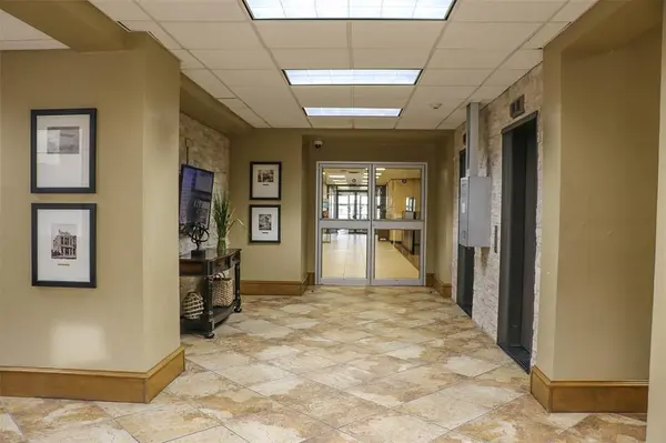 200 N Travis Street, Sherman, TX 75090