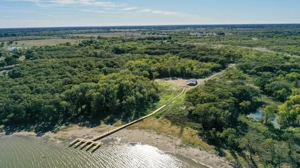 9285 W Shoreline Drive, Kemp, TX 75143