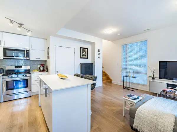 128 Fairview Mall DR #106, Toronto C15, ON M2J 0E8