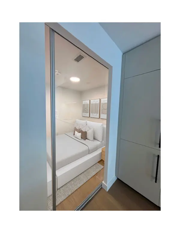 1720 Bayview AVE #513, Toronto C10, ON M4G 3C4