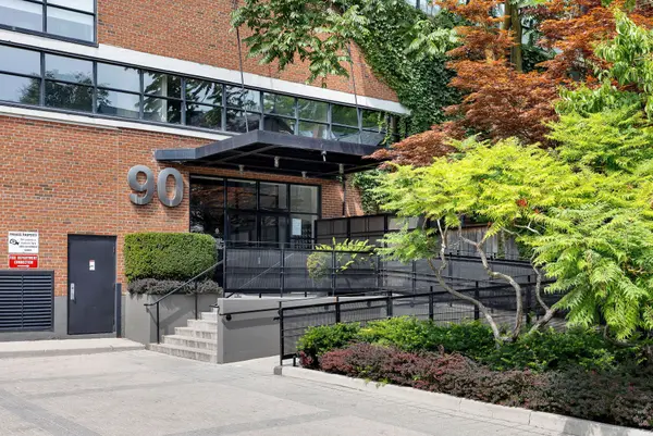 90 Sumach ST #313, Toronto C08, ON M5A 4R4