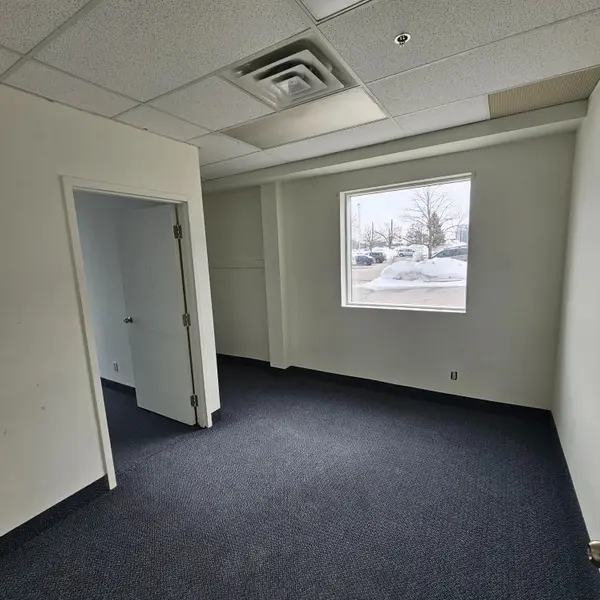 526 Bryne DR #E, Barrie, ON L4N 9P6