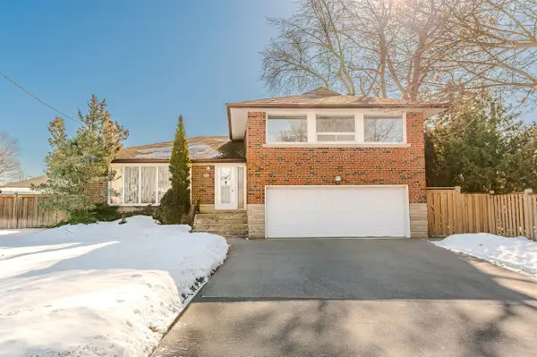 27 Hernshaw CRES, Toronto W08, ON M9C 3M3