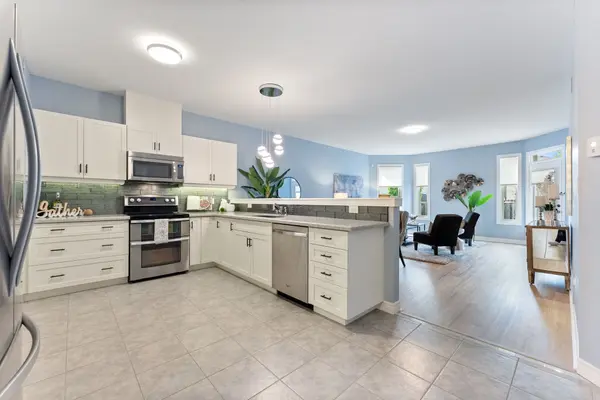 21 Finton LN, Hamilton, ON L0R 1C0