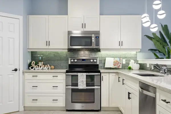 21 Finton LN, Hamilton, ON L0R 1C0