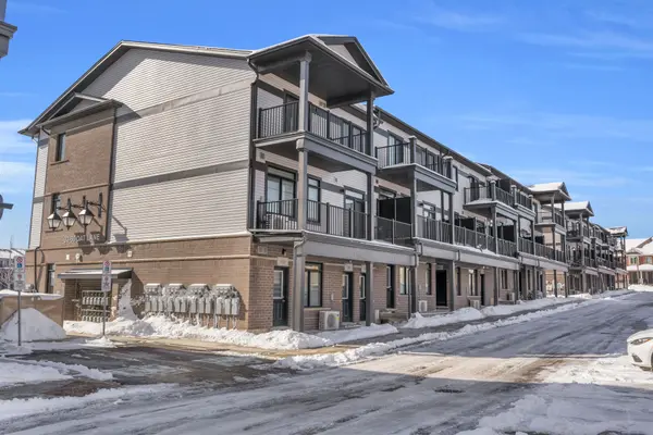 46 Oat LN, Kitchener, ON N2R 0T1