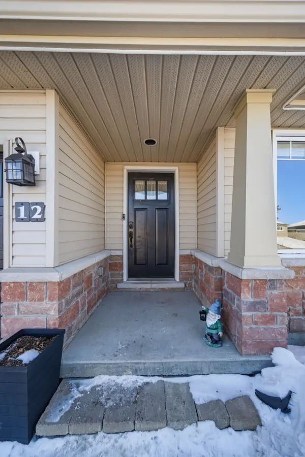 12 Meagan LN, Quinte West, ON K0K 2C0