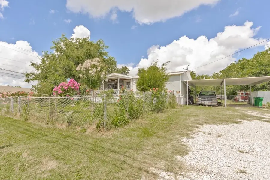 308 S Mill Street, Bowie, TX 76230