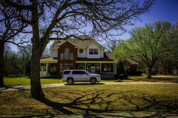 10 Shady  Creek Lane, Bridgeport, TX 76426