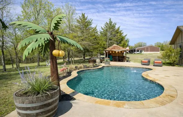 1011 Red Road, Howe, TX 75459