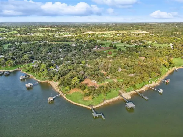 12420 Lake Forest Drive, Azle, TX 76020