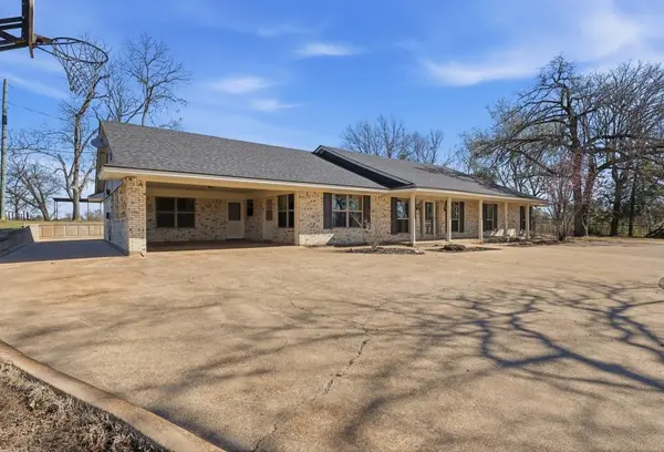 810 W Pine Street, Winnsboro, TX 75494