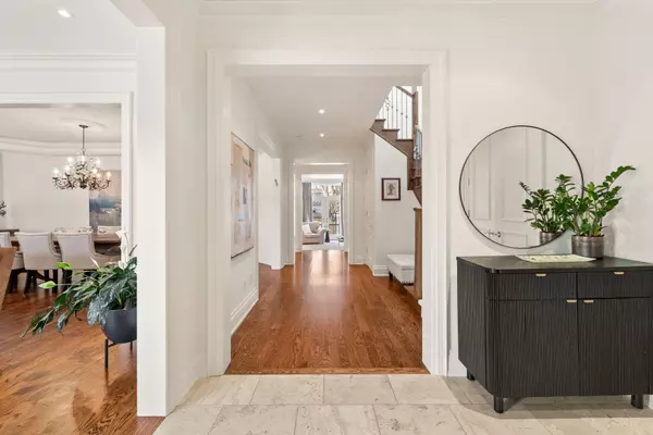 Toronto C04, ON M5M 2W7,68 Carmichael AVE