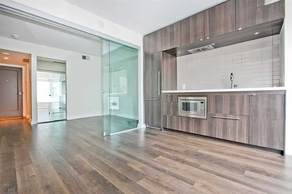 155 Yorkville AVE #912, Toronto C02, ON M5R 1C4