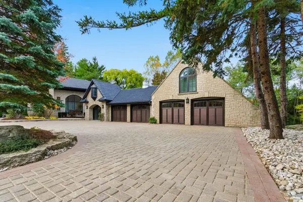 3320 Guelph Line, Burlington, ON L7P 0S7