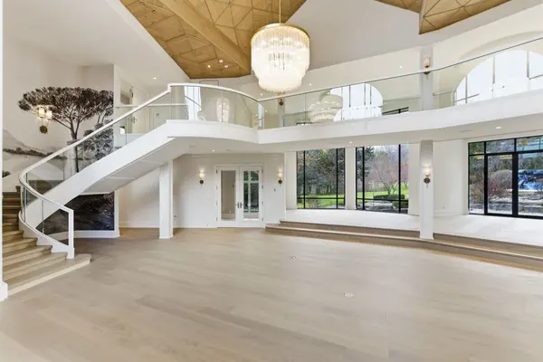 3320 Guelph Line, Burlington, ON L7P 0S7