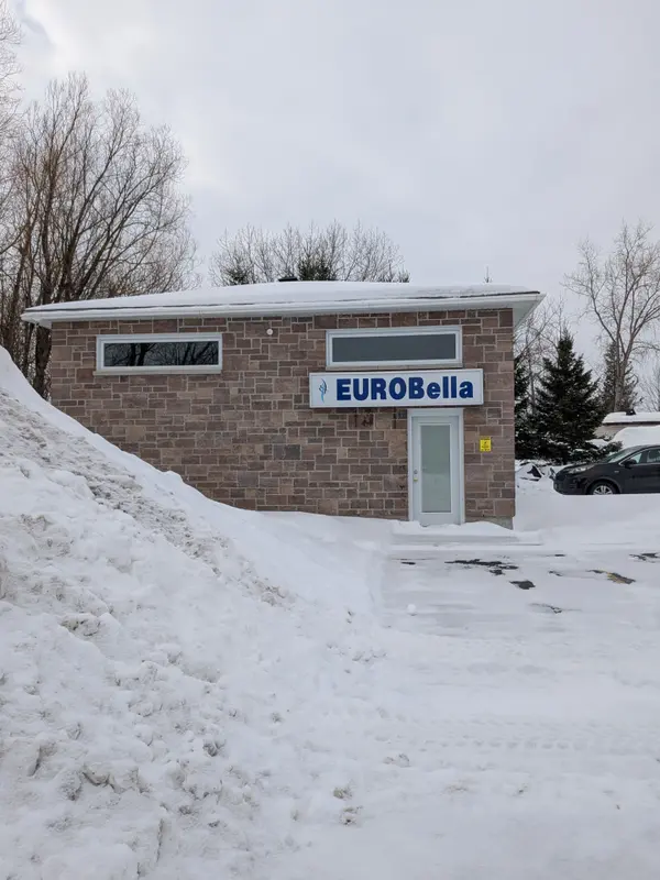 4110 Albion RD, Blossom Park - Airport And Area, ON K1T 3W1