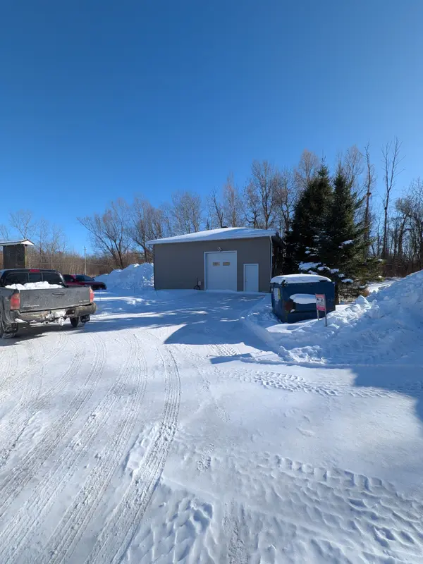 4110 Albion RD, Blossom Park - Airport And Area, ON K1T 3W1