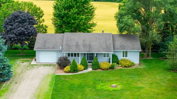 9462 Ayton RD, Minto, ON N0G 1Z0