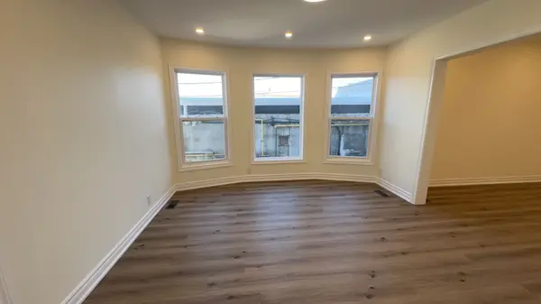 4677 Crysler AVE, Niagara Falls, ON L2E 3V7