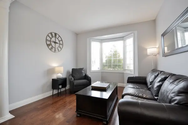 3 Brayshaw DR, Cambridge, ON N1T 2G3