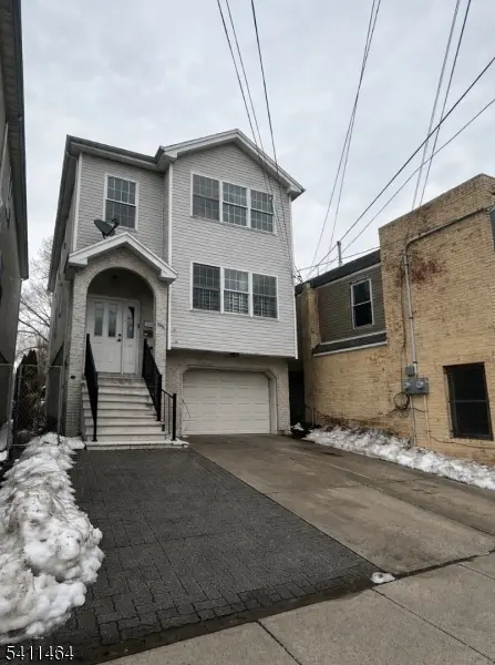 1031 E Grand St #2, Elizabeth City, NJ 07201