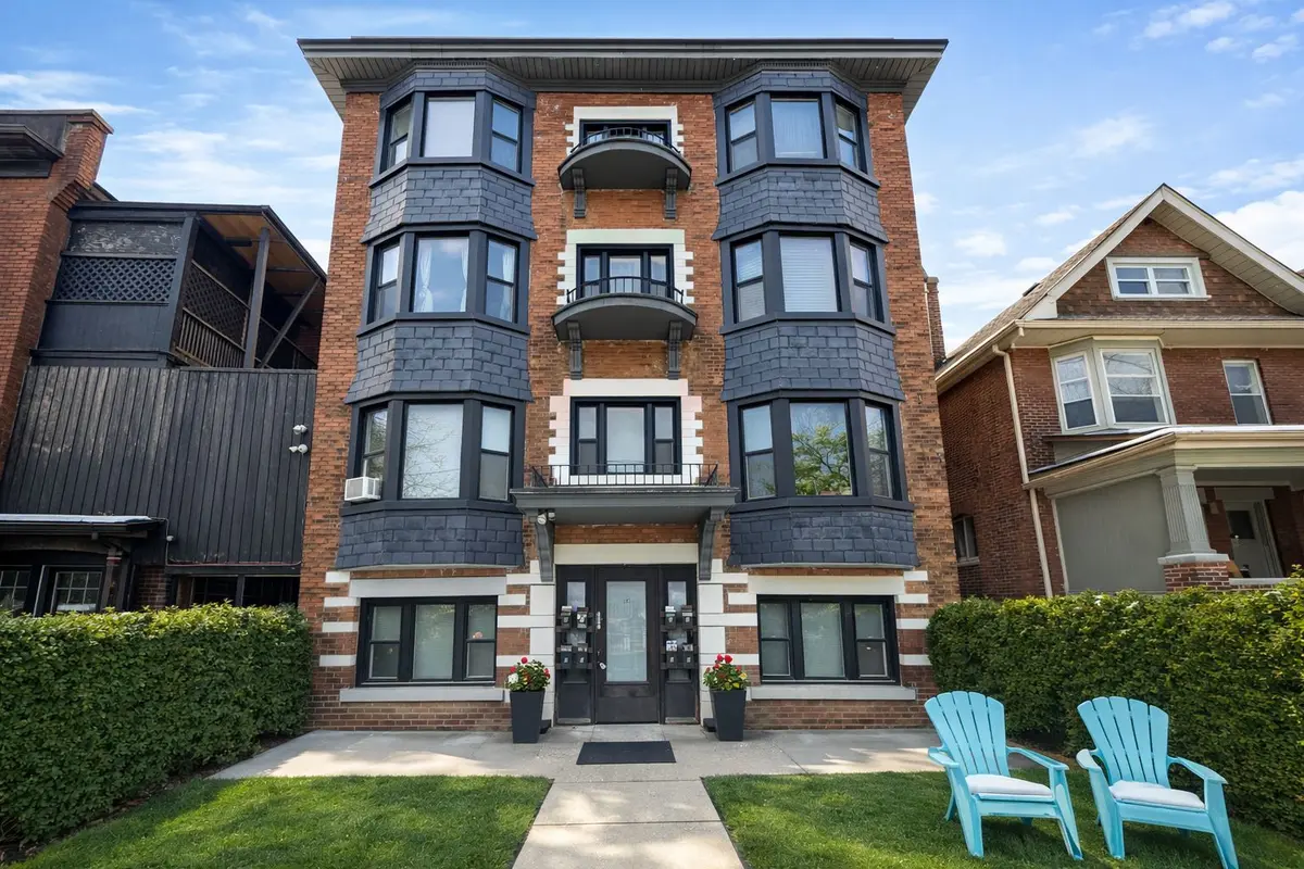 310 Brunswick AVE #5, Toronto C02, ON M5R 2Y9