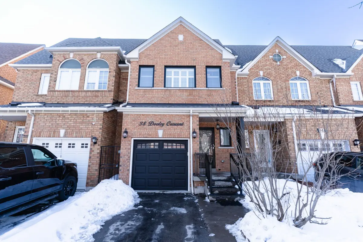38 Dooley CRES, Ajax, ON L1T 4J4