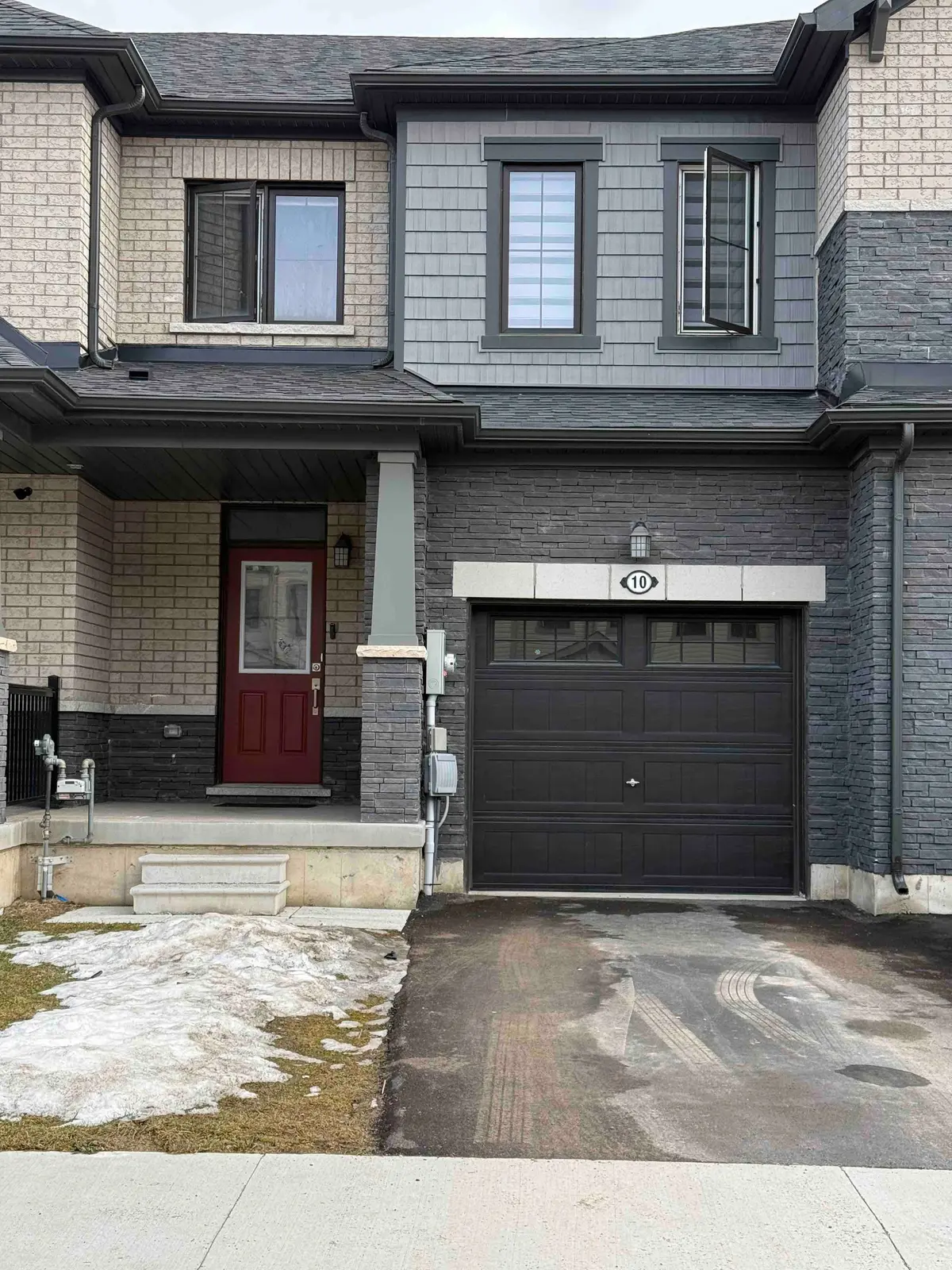 10 Daisy LN, Thorold, ON L0S 1K0