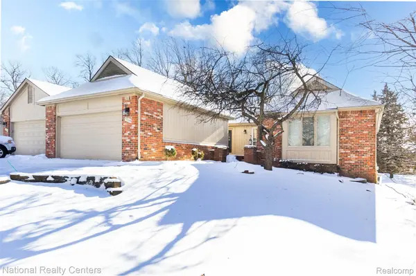 37019 Driftwood #5, Farmington Hills, MI 48331