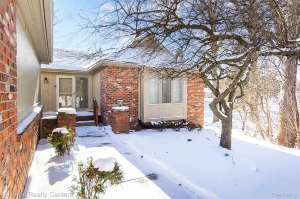 37019 Driftwood #5, Farmington Hills, MI 48331