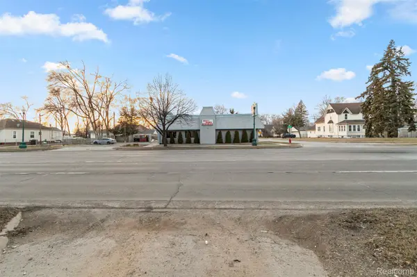 5006 S Wayne RD, Wayne, MI 48184