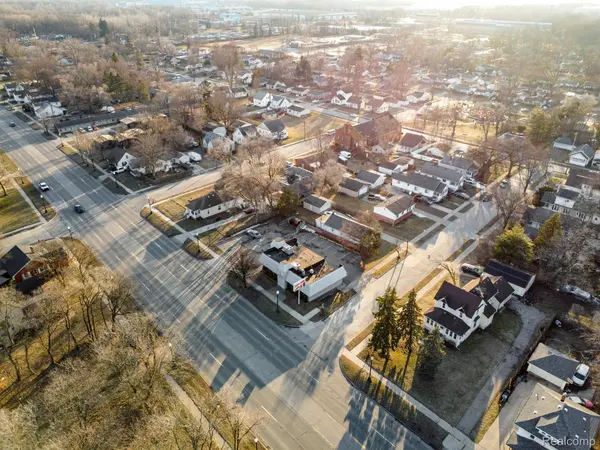 5006 S Wayne RD, Wayne, MI 48184