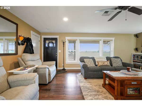 Albany, OR 97321,30596 HORSESHOE DR