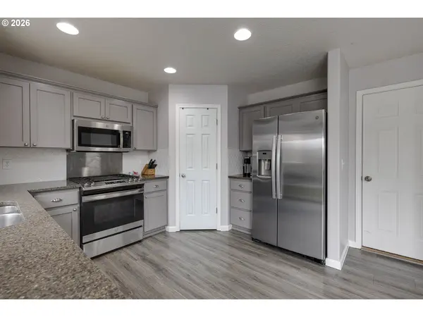 2149 NE GRANDHAVEN ST, Mc Minnville, OR 97128