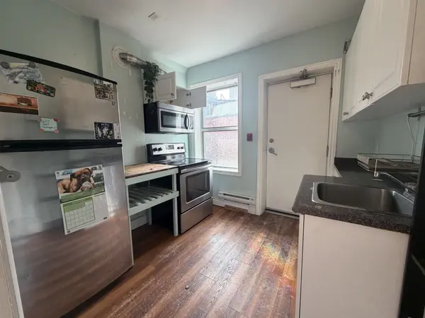 310 Brunswick AVE #5, Toronto C02, ON M5R 2Y9