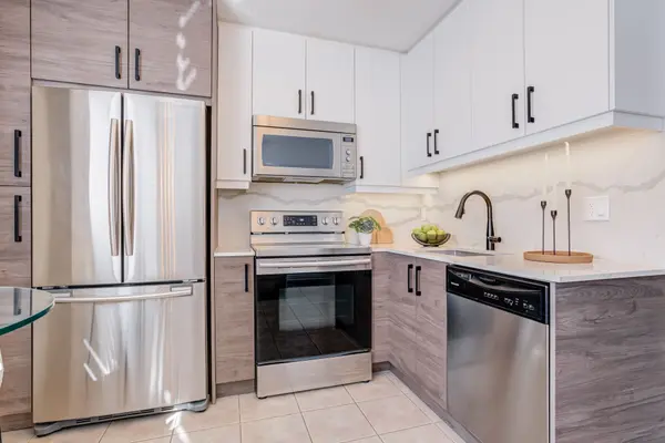 90 George Henry BLVD #17, Toronto C15, ON M2J 1E7