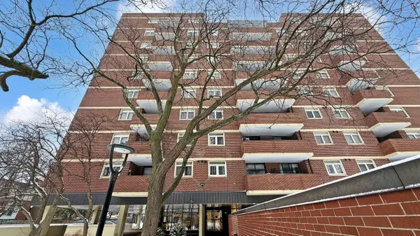 40 Chichester PL #203, Toronto E05, ON M1T 3R6