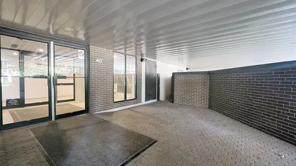 40 Chichester PL #203, Toronto E05, ON M1T 3R6