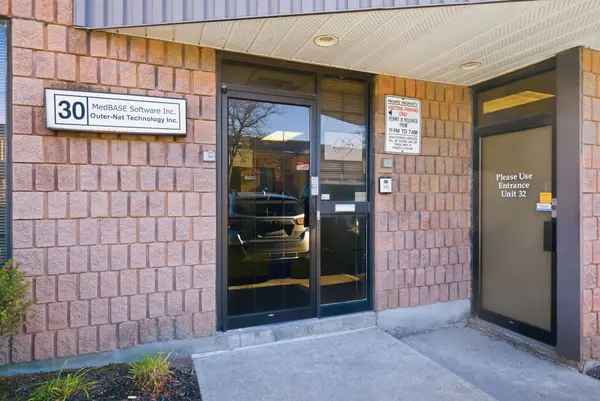 1730 McPherson CT ##30, Pickering, ON L1W 3E6