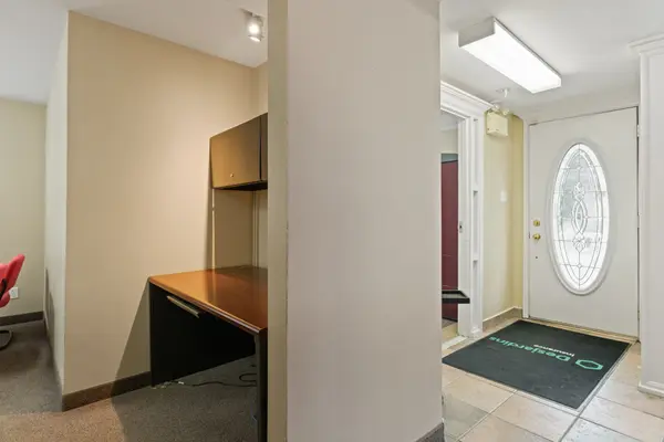 571 Kingston RD W, Ajax, ON L1S 6M1