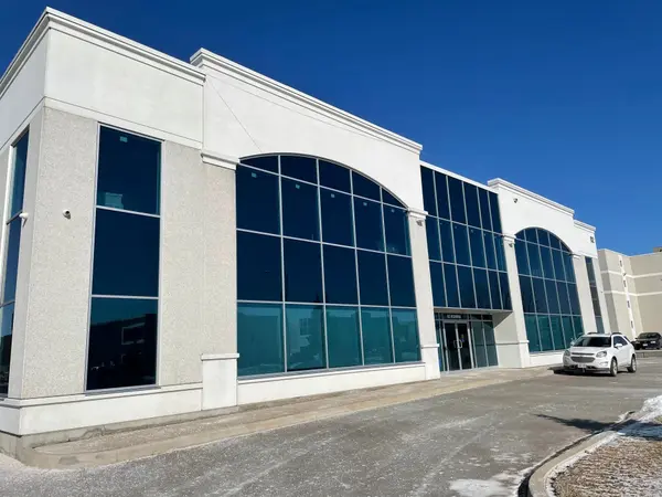 82 Romina DR, Vaughan, ON L4K 4Z7