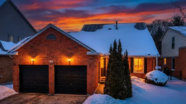 99 Peevers CRES, Newmarket, ON L3Y 7T2