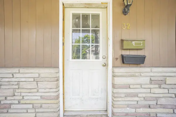 32 Division ST, St. Catharines, ON L2R 3G2