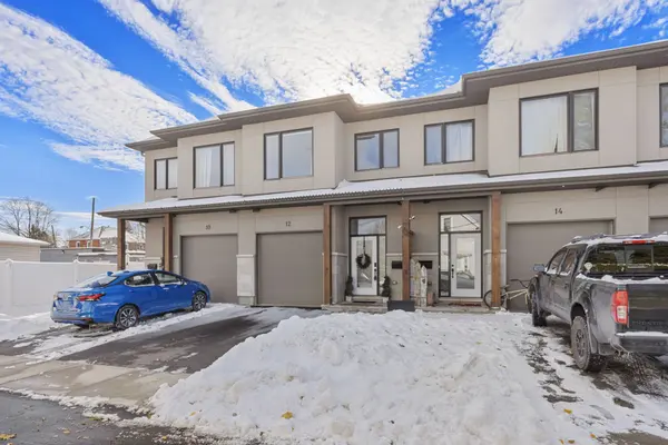 12 CHARLES ST, Carleton Place, ON K7C 2Y1