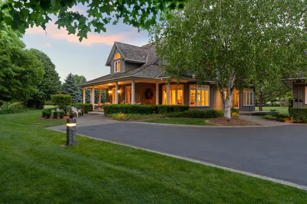 402 Progreston RD, Hamilton, ON L0R 1H1